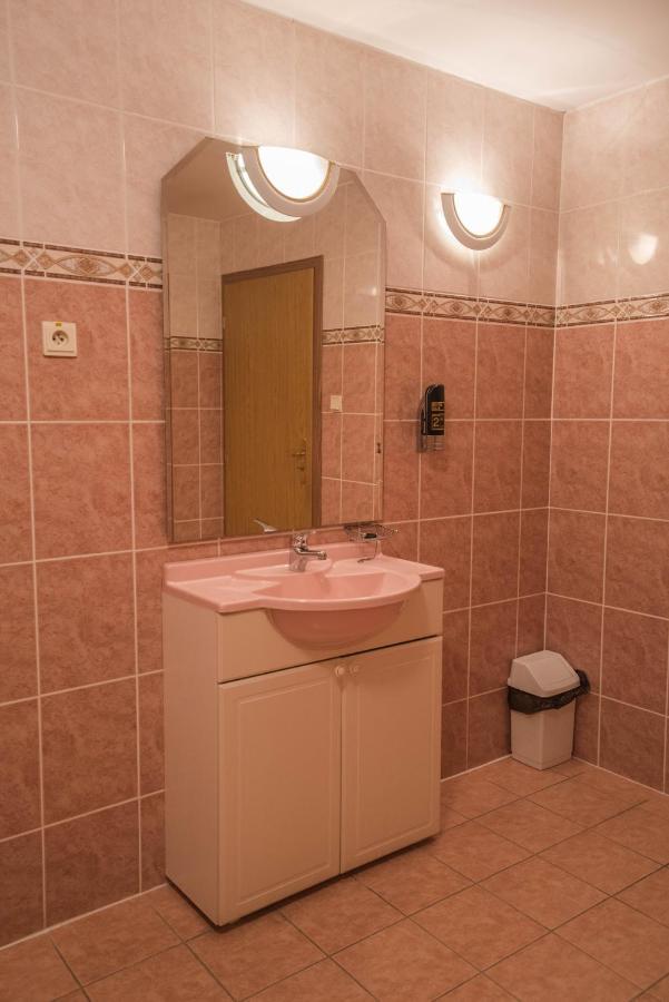 Hotel David Velke Bosany Екстериор снимка